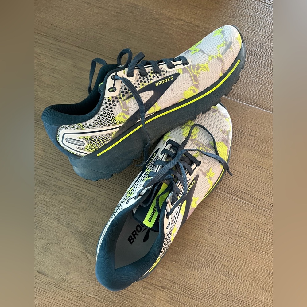 EUC - Brooks Ghost 14 Running Shoe